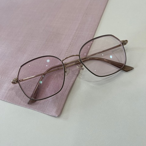Beitragsbild zu “Acunis – Gläser für migränebedingte Lichtempfindlichkeit”
