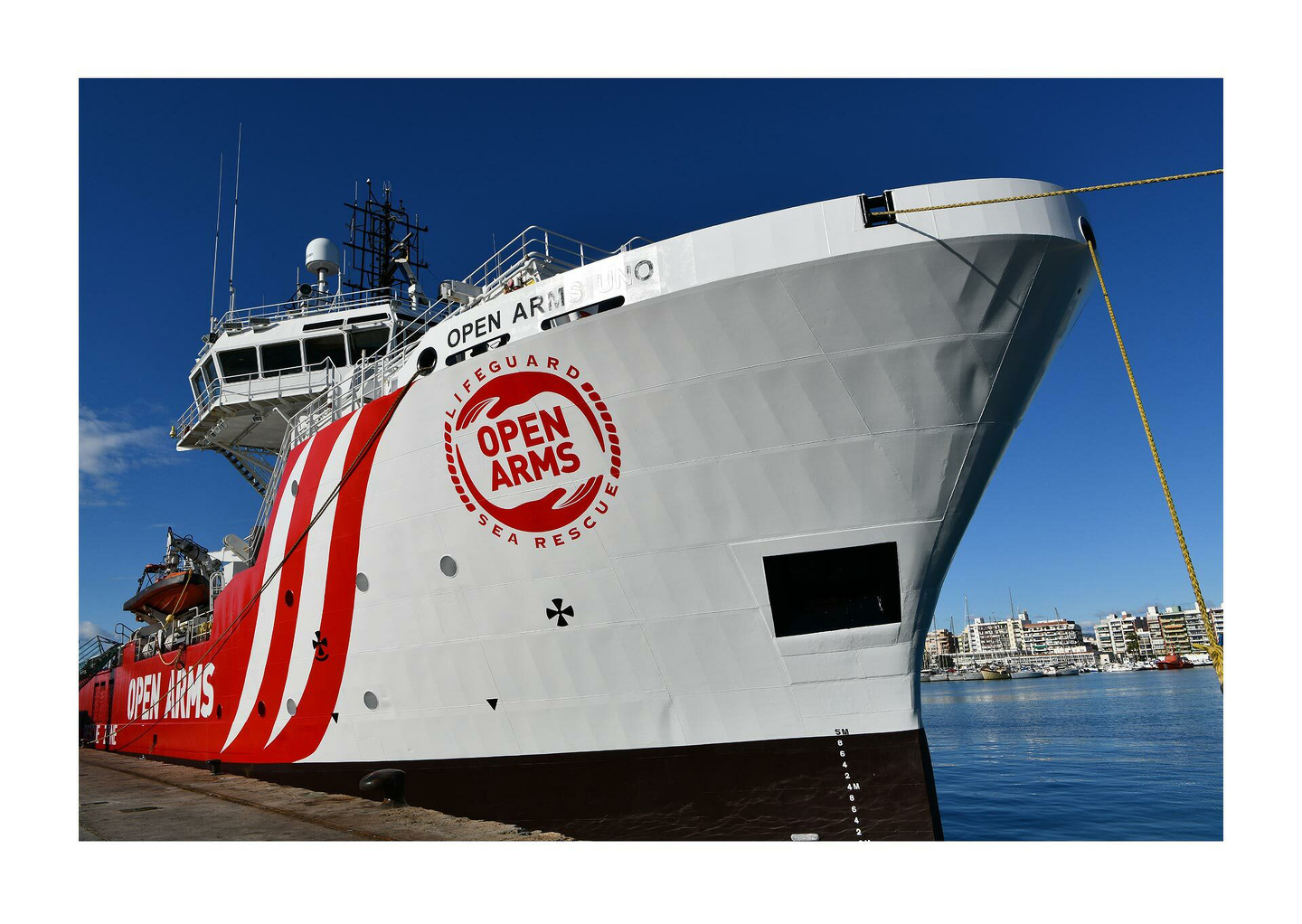Beitragsbild zu “Augenblick Optik in Wirges unterstützt mit der Open-Eyes-Kampagne von Etnia Barcelona das Seenotrettungsschiff Open Arms”